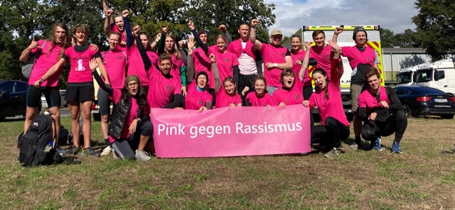 PINK GEGEN RASSISMUS – MUD MASTERS 2022