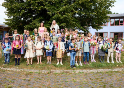 HERZLICH WILLKOMMEN, LIEBE ERSTE KLASSE!
