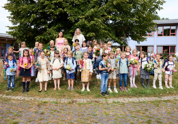 HERZLICH WILLKOMMEN, LIEBE ERSTE KLASSE!