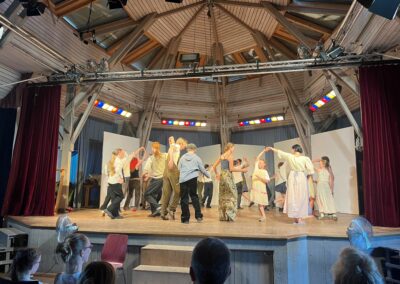 IMPRESSIONEN DES THEATERSTÜCKS “DIE ROTE ZORA”